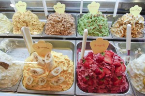 Eis Essen während des Sommerurlaubs in Lippstadt 