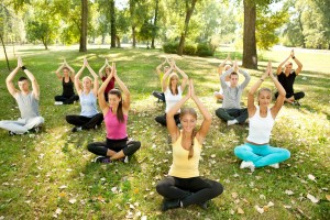 (Lucky Business/Shutterstock.com)Yoga in Lippstadt - Entspannung im Urlaub