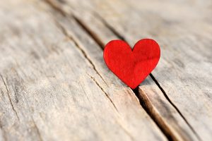 (_unverdorben_jr/Shutterstock.com) Valentinstag-ein Herz für Zwei